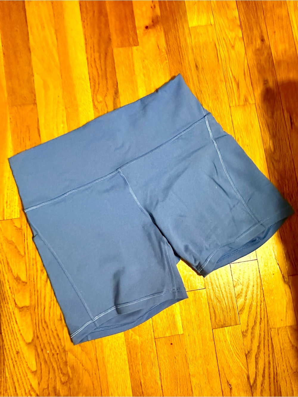 lululemon athletica Slate Blue winder train High-Rise Bike Shorts size 14 pocket